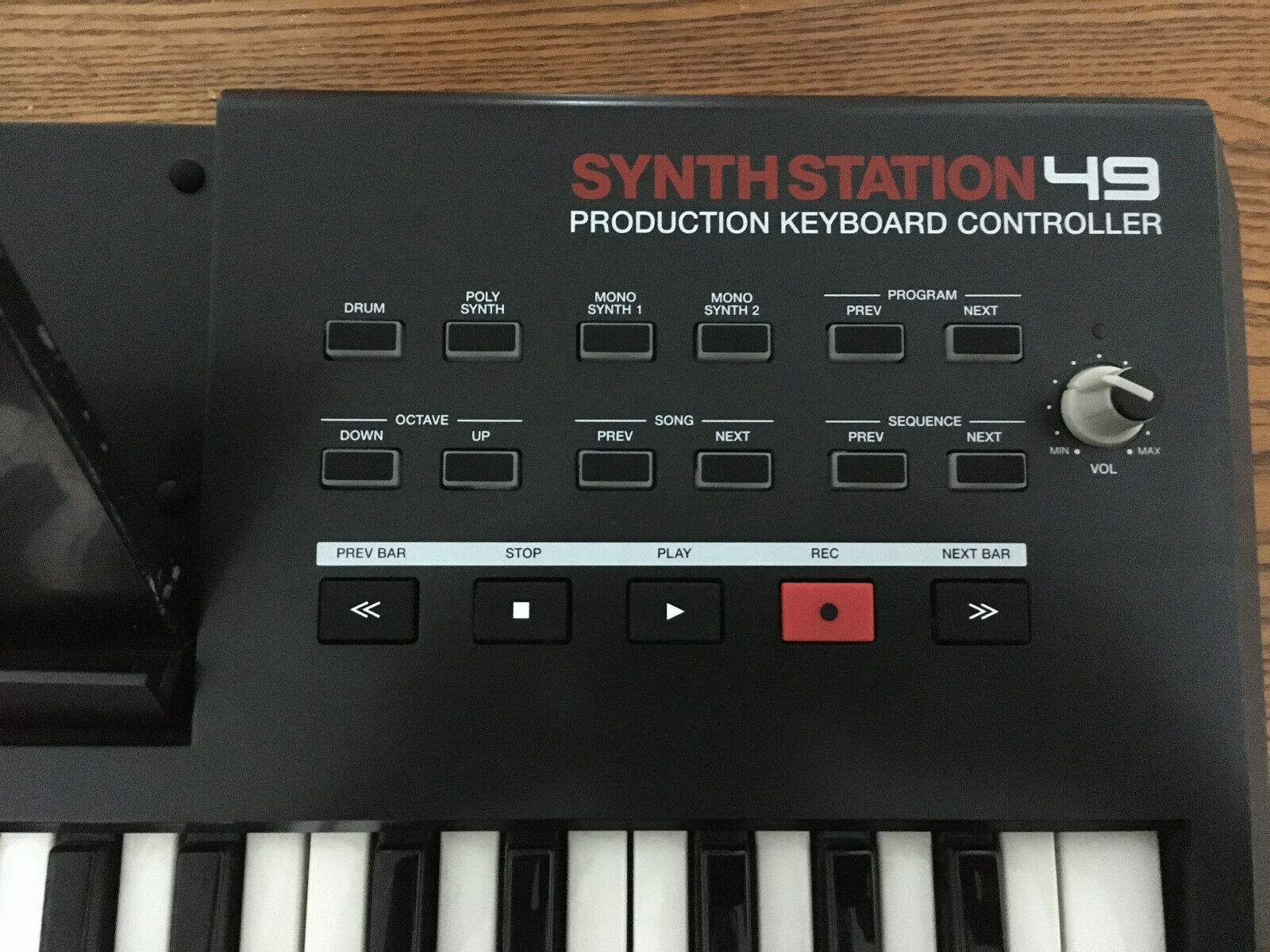 Akai Professional SynthStation 49 49-Note Keyboard Controller - Fresh Stock Dated February 2026