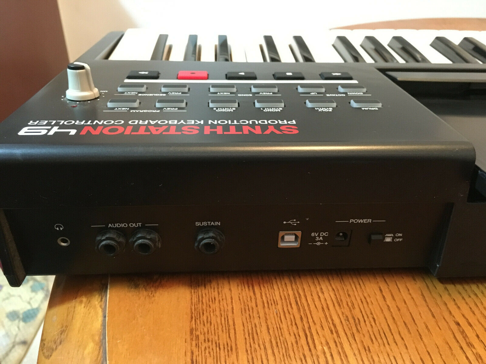Akai Professional SynthStation 49 49-Note Keyboard Controller - Fresh Stock Dated February 2026