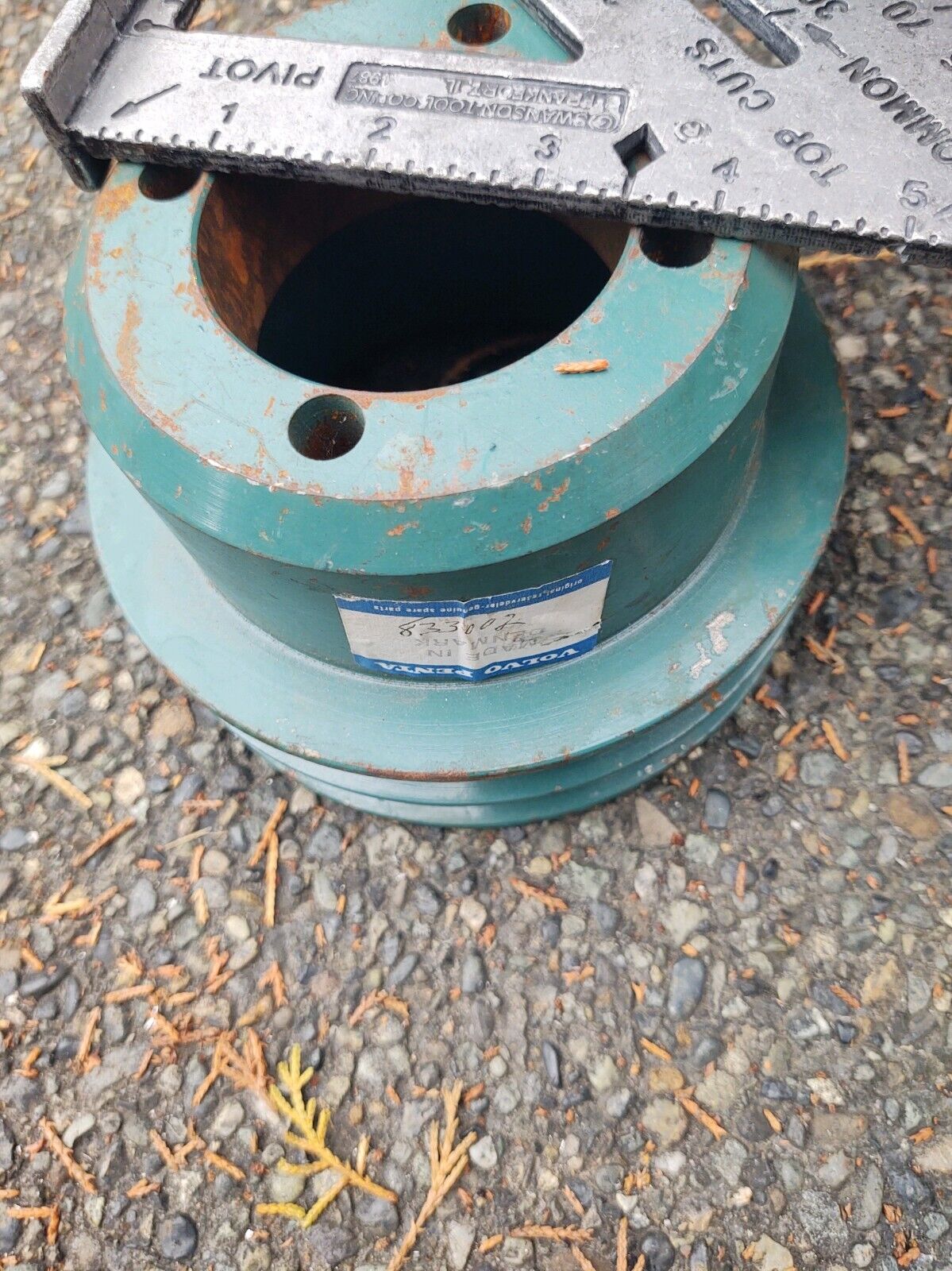 Volvo Penta 2 groove pulley part # 833002 - Fresh Stock Dated February 2026