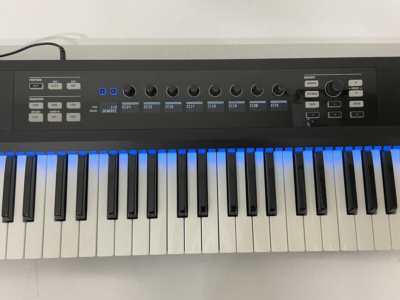 Native Instruments Komplete Kontrol S61 ~ USB Midi Controller Keyboard ~ EUC - Fresh Stock Dated February 2026