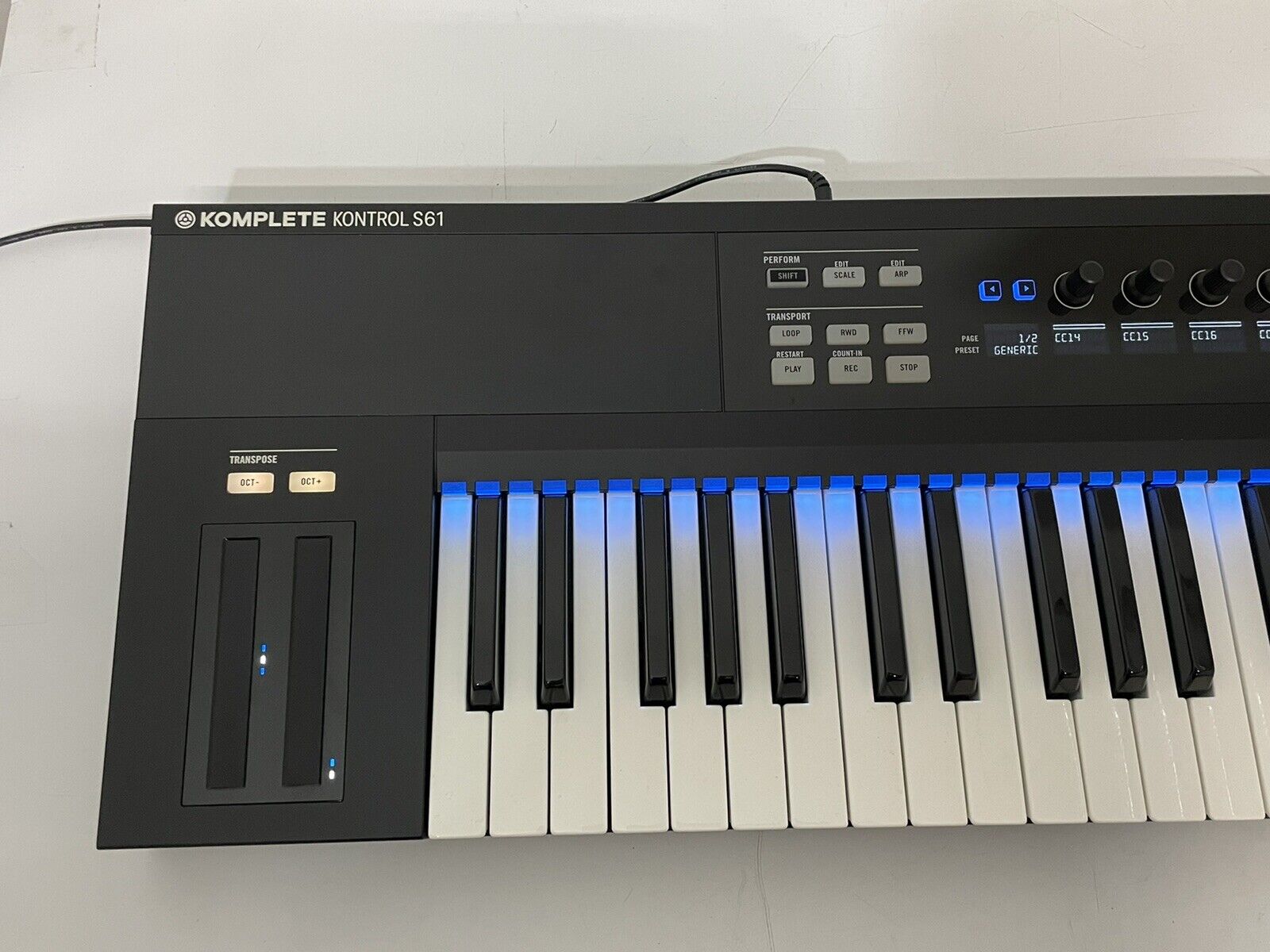 Native Instruments Komplete Kontrol S61 ~ USB Midi Controller Keyboard ~ EUC - Fresh Stock Dated February 2026