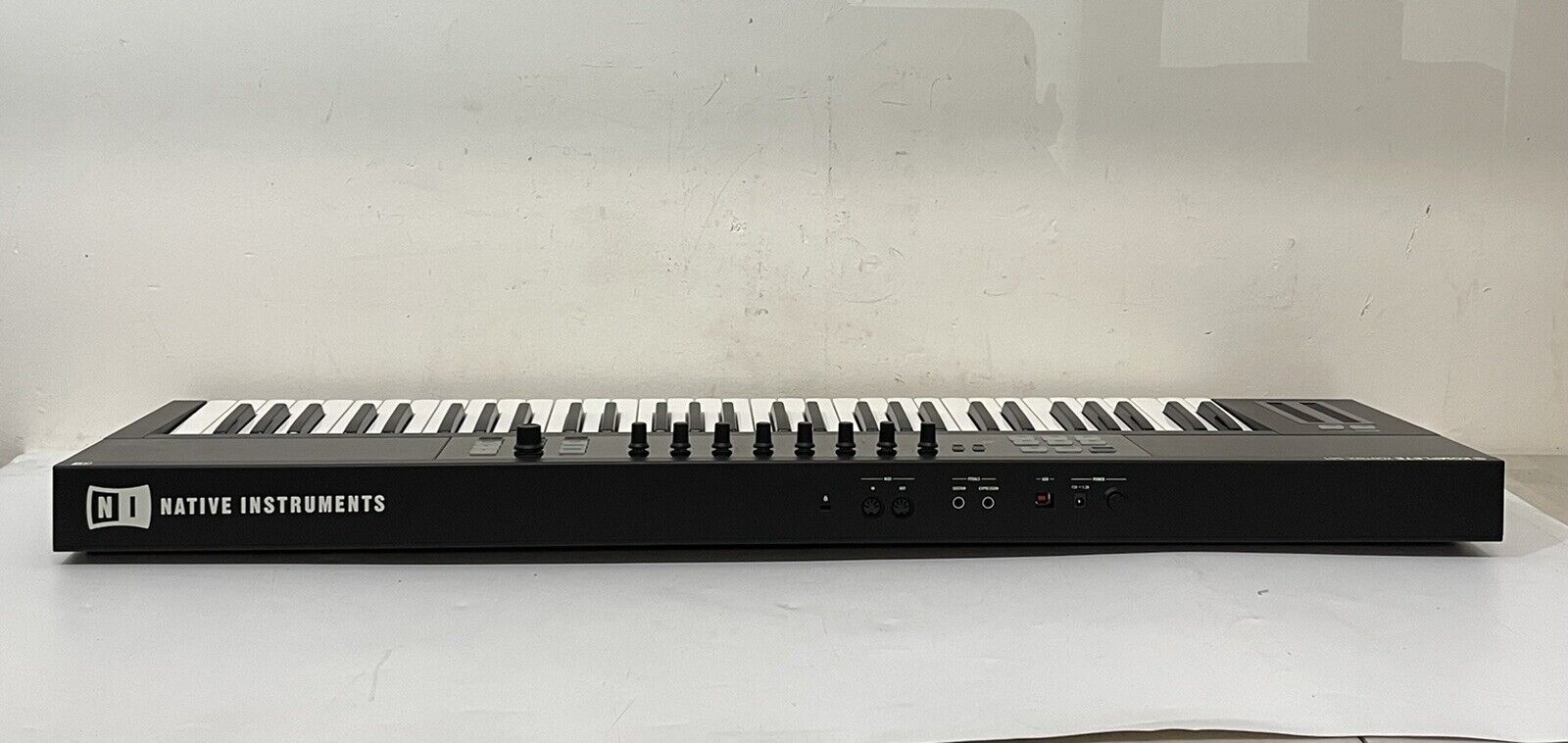 Native Instruments Komplete Kontrol S61 ~ USB Midi Controller Keyboard ~ EUC - Fresh Stock Dated February 2026