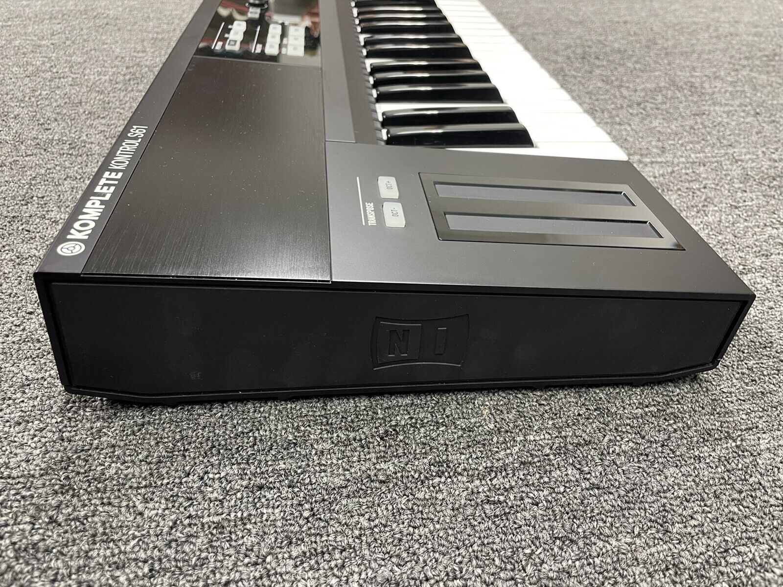Native Instruments Komplete Kontrol S61 ~ USB Midi Controller Keyboard ~ EUC - Fresh Stock Dated February 2026