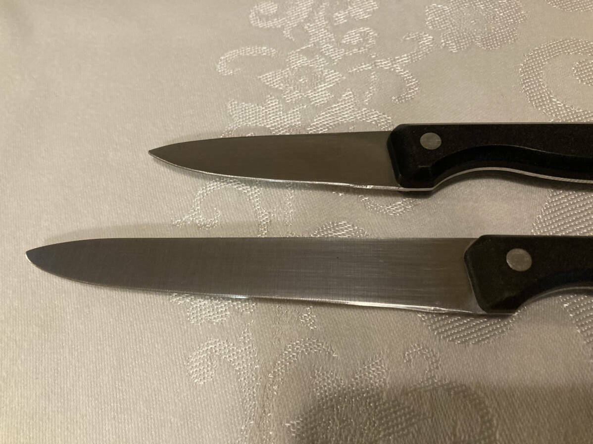 2 Pampered Chef Knives With Sharpening Cases 3