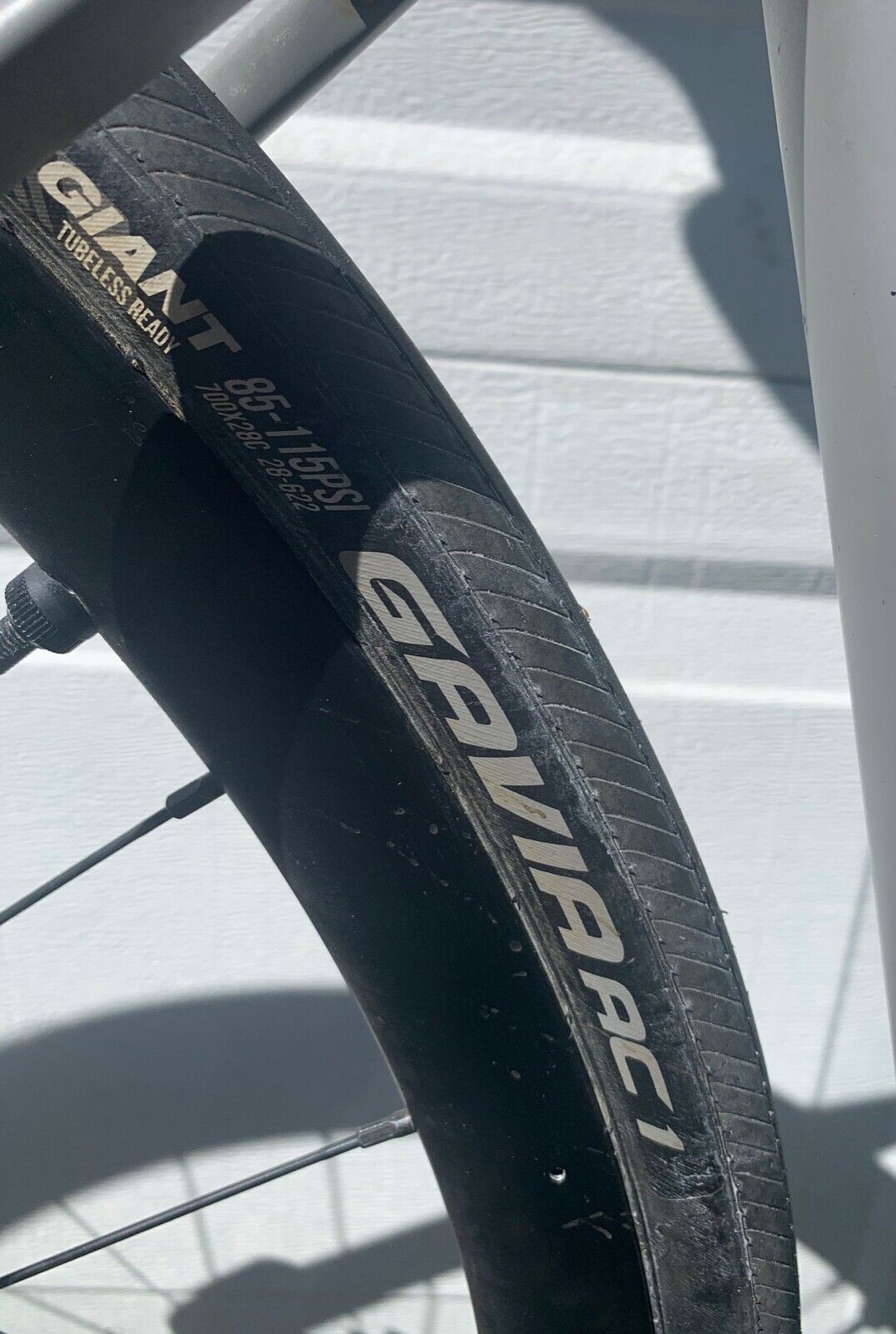 2019 Giant Defy Advanced 2  carbon medium large Road Bike- GREAT CONDITION! - Fresh Stock Dated February 2026