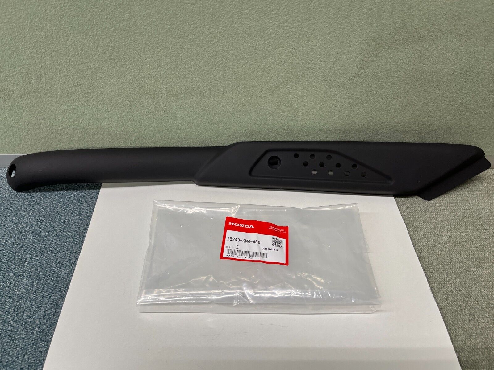 HONDA NEW OEM XR80R XR100R CRF80R CRF100F EXHAUST HEAT SHIELD 18240-GFW-305 - Fresh Stock Dated February 2026