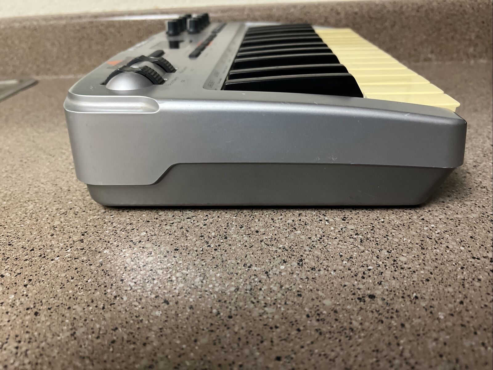 M-Audio Oxygen 8 v2 25-Key MIDI USB Keyboard Controller (see descript) - Fresh Stock Dated February 2026