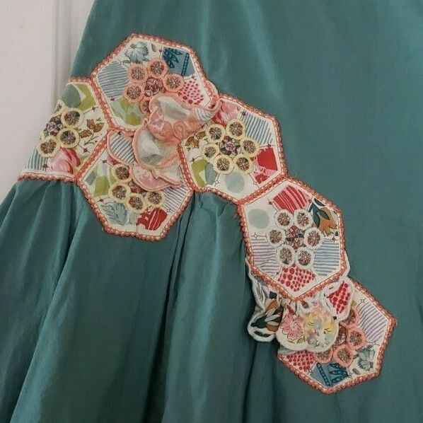 VTG ANTHROPOLOGIE Skirt Sz 6 Odille Green Calico Patchwork Embroidered Fit Flare - Fresh Stock Dated March 2026