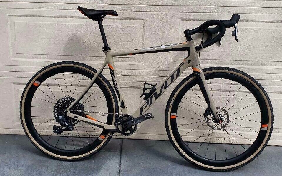 PIVOT VAULT V4 REYNOLDS CARBON Sram Force AXS e-Tap 12-Speed 2020 Retail $ 7500 - Fresh Stock Dated February 2026