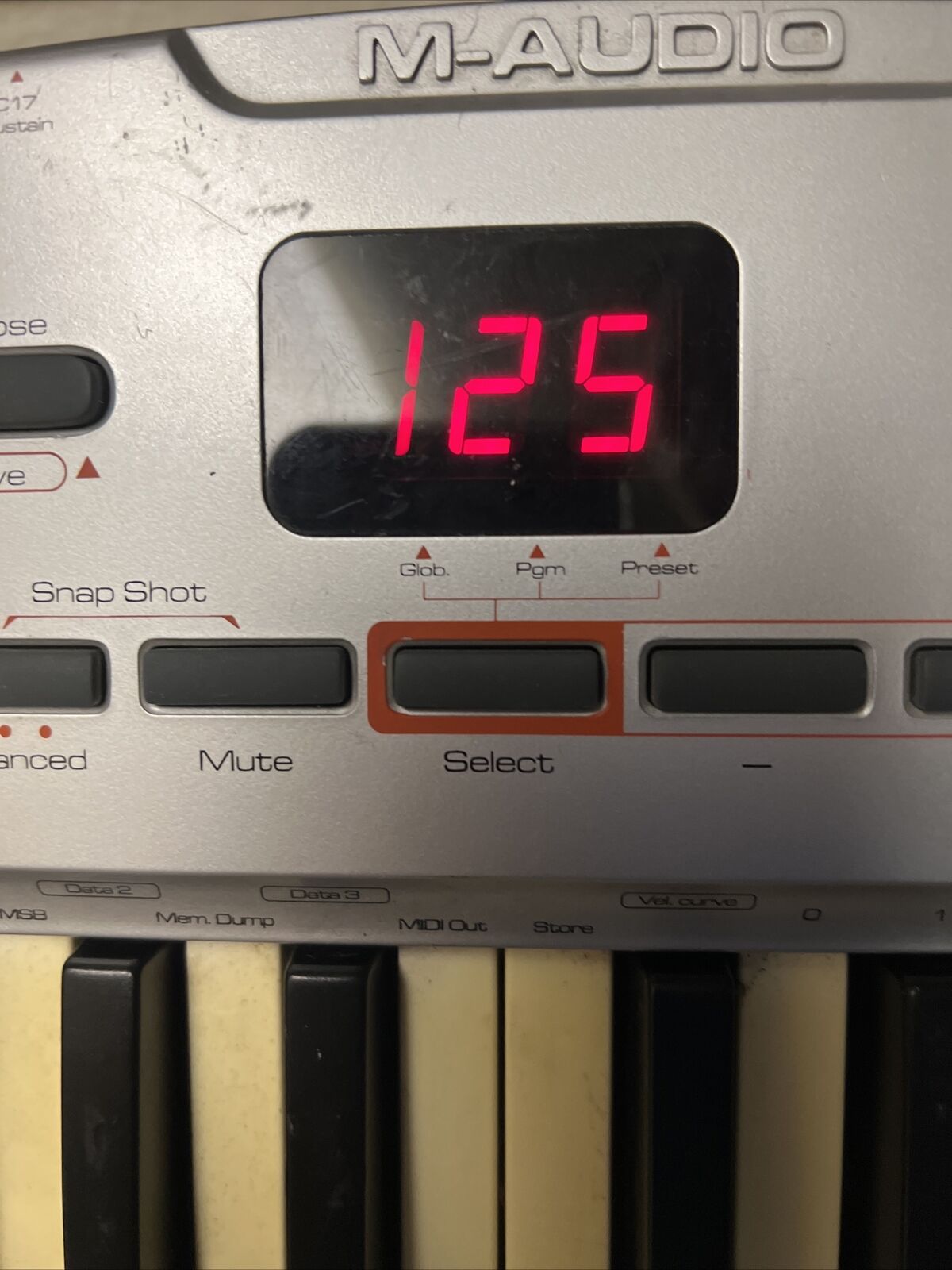 M-Audio Oxygen 8 v2 25-Key MIDI USB Keyboard Controller (see descript) - Fresh Stock Dated February 2026