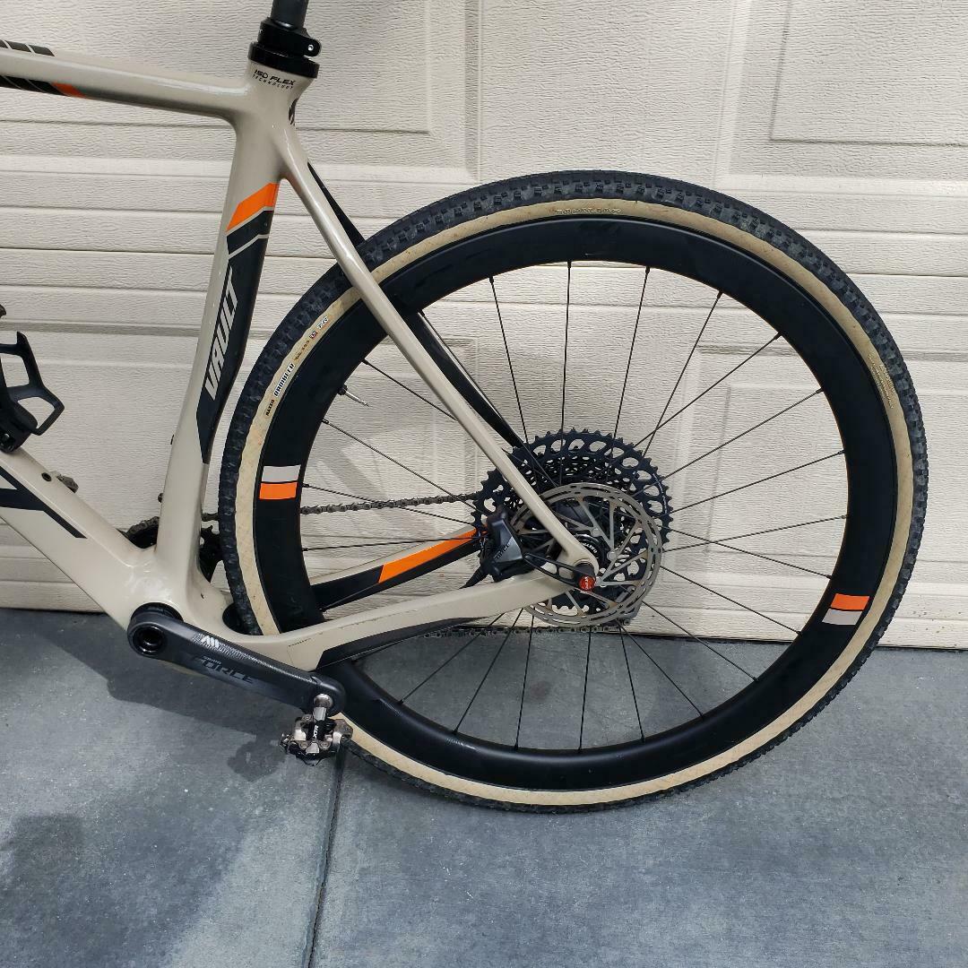 PIVOT VAULT V4 REYNOLDS CARBON Sram Force AXS e-Tap 12-Speed 2020 Retail $ 7500 - Fresh Stock Dated February 2026