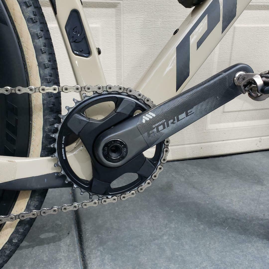 PIVOT VAULT V4 REYNOLDS CARBON Sram Force AXS e-Tap 12-Speed 2020 Retail $ 7500 - Fresh Stock Dated February 2026