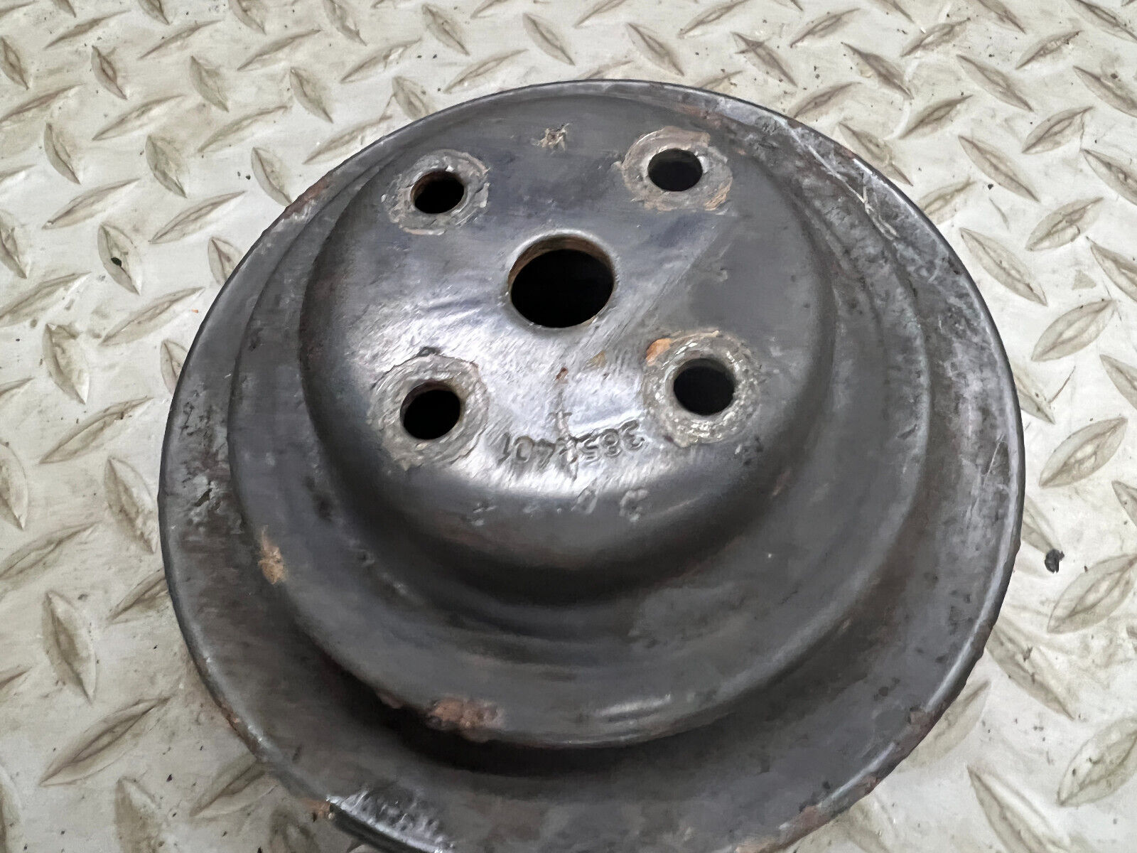 Volvo Penta 3.0GS GM Water pump Pulley # 3852401 - Fresh Stock Dated February 2026