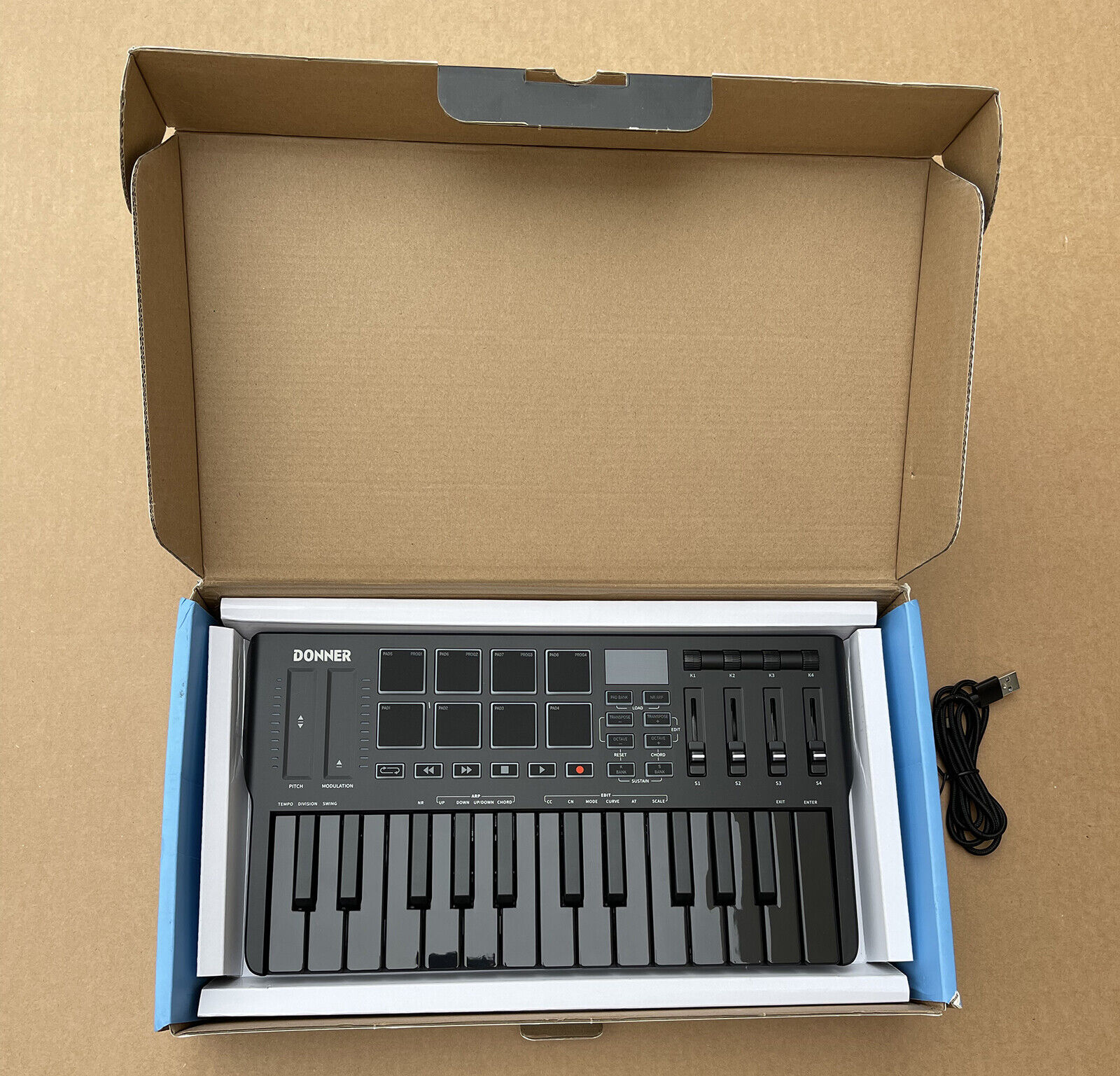 Donner USB-C MIDI Keyboard DJ Controller OLED 25Key 8Drum Pad Touch Bar | Refurb - Fresh Stock Dated February 2026