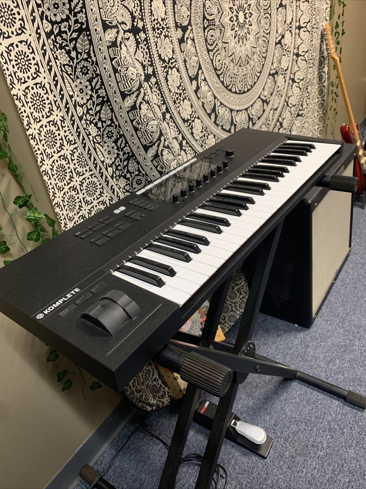 Native Instruments Komplete Kontrol S49 MK2 Keyboard - Fresh Stock Dated February 2026