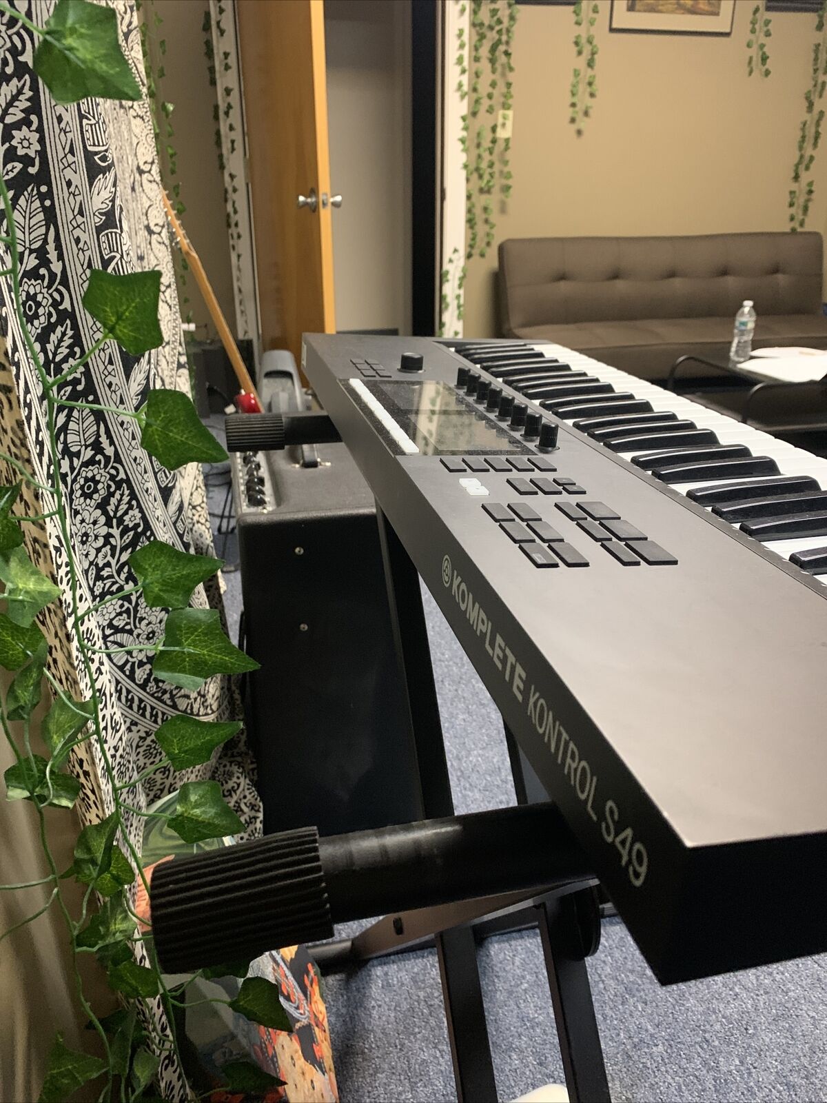 Native Instruments Komplete Kontrol S49 MK2 Keyboard - Fresh Stock Dated February 2026