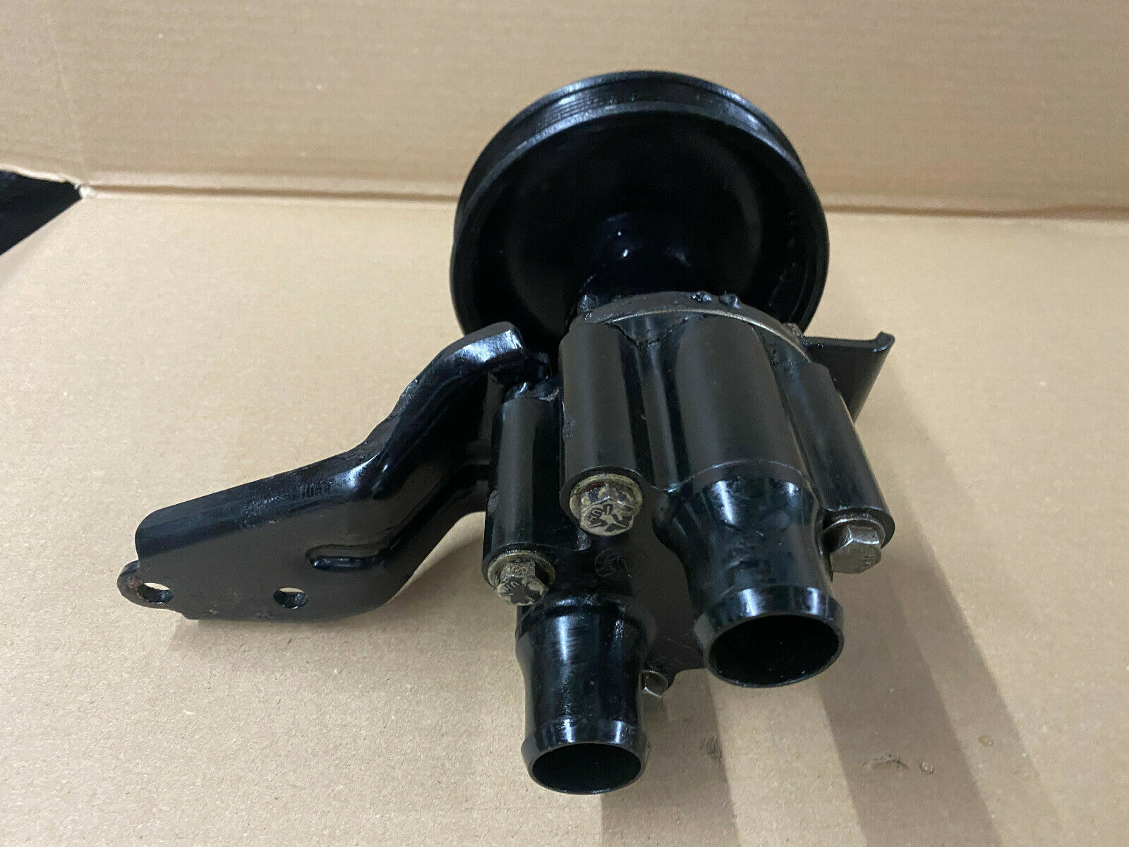 MERCRUISER GM V8 RAW WATER PUMP ASSY with Pulley # 861579 - Fresh Stock Dated February 2026