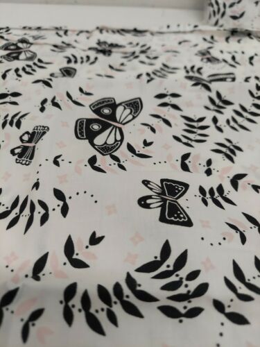 Pottery Barn Kids Vivienne Sham Standard 2 Pk  20