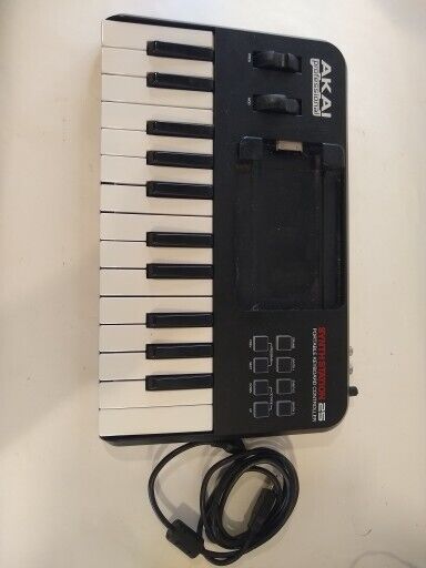 Akai SynthStation 25 iPad MIDI Portable Keyboard Controller Synth Station - Fresh Stock Dated February 2026
