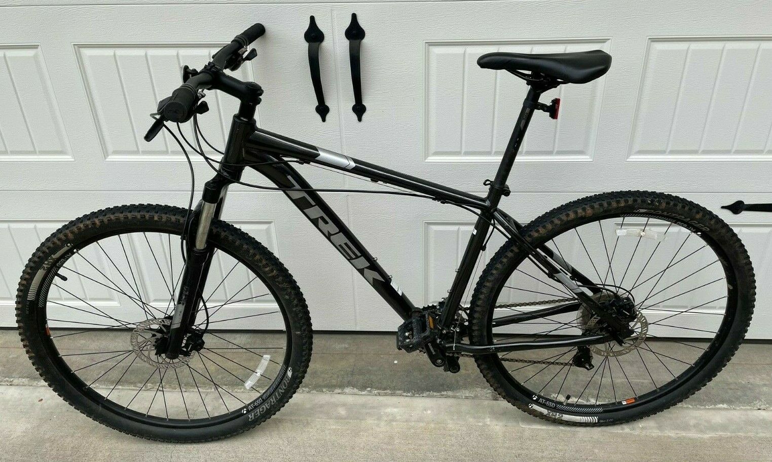 Trek Marlin 6 black mountain bike bicycle large frame 29er - Fresh Stock Dated February 2026
