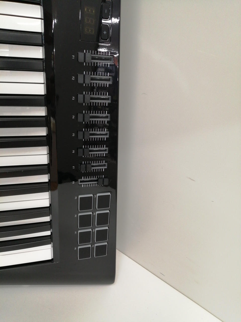 Alesis Vortex Wireless 2 USB MIDI Shoulder Keyboard Controller - Fresh Stock Dated February 2026