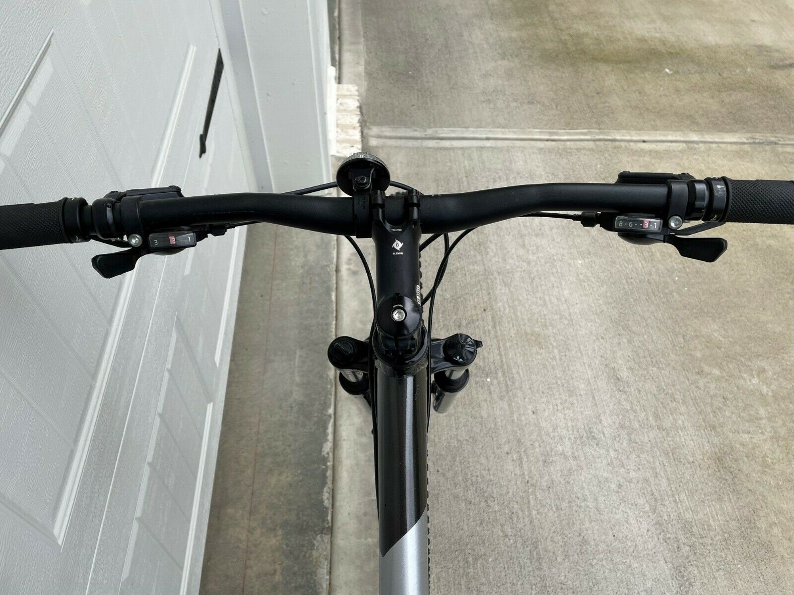 Trek Marlin 6 black mountain bike bicycle large frame 29er - Fresh Stock Dated February 2026