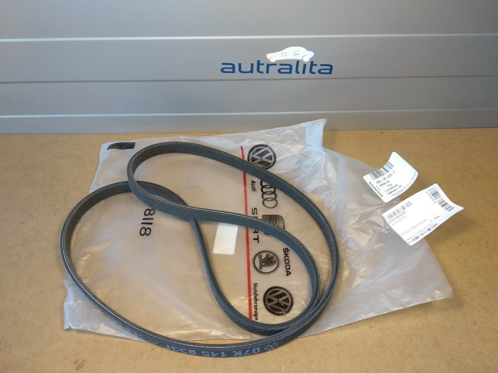 NEW  Genuine OEM VW AUDI DOUBLE POLY V-BELT  Part No 07K145933F - Fresh Stock Dated February 2026