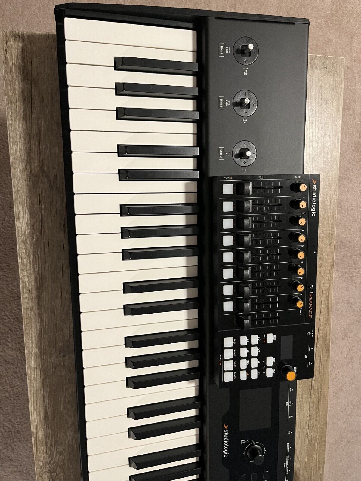Studiologic SL73 Studio, SL mixerface and computer tray, excellent condition - Fresh Stock Dated February 2026