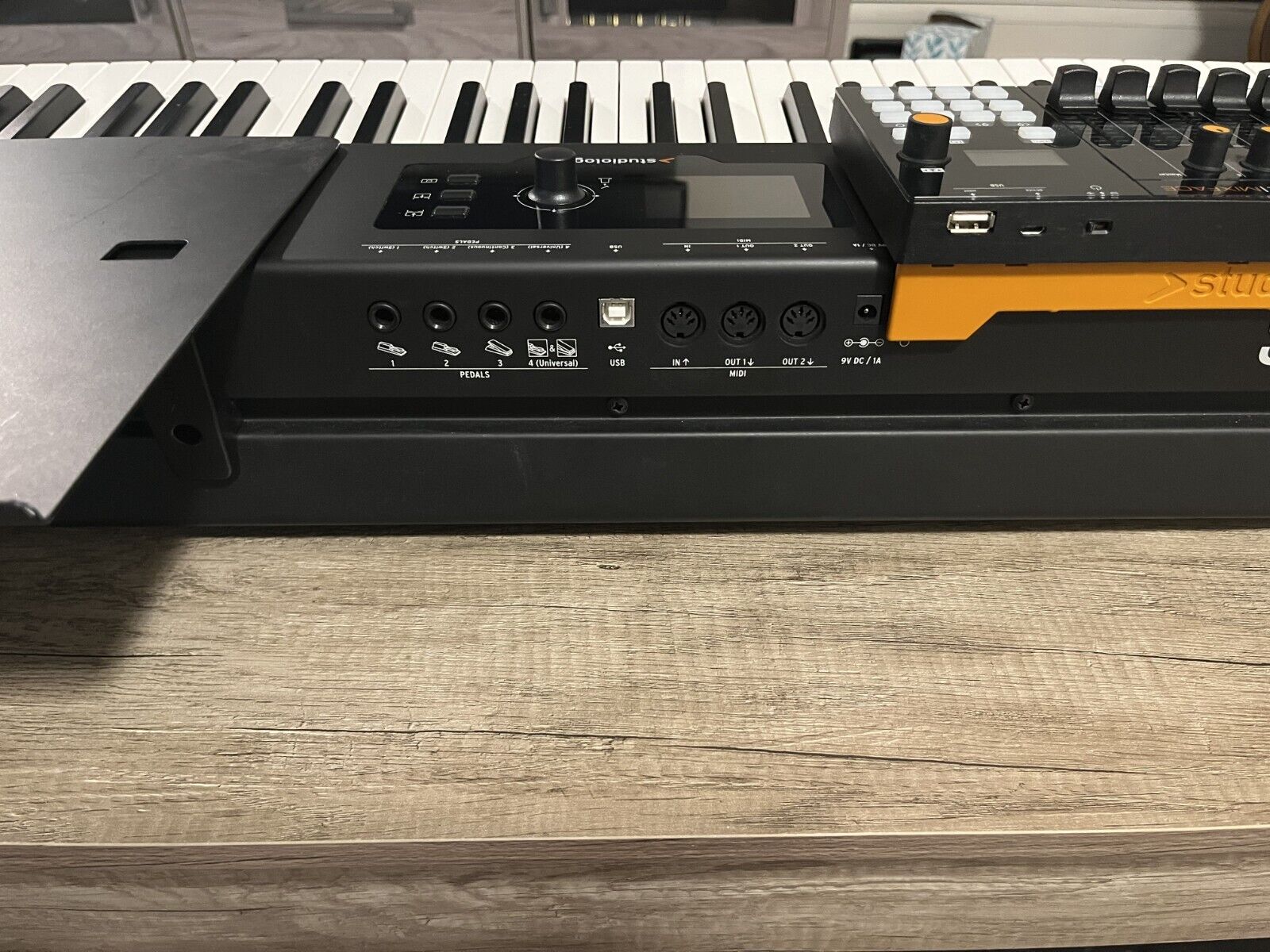 Studiologic SL73 Studio, SL mixerface and computer tray, excellent condition - Fresh Stock Dated February 2026