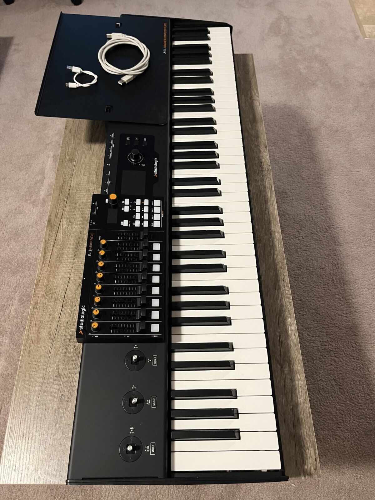 Studiologic SL73 Studio, SL mixerface and computer tray, excellent condition - Fresh Stock Dated February 2026