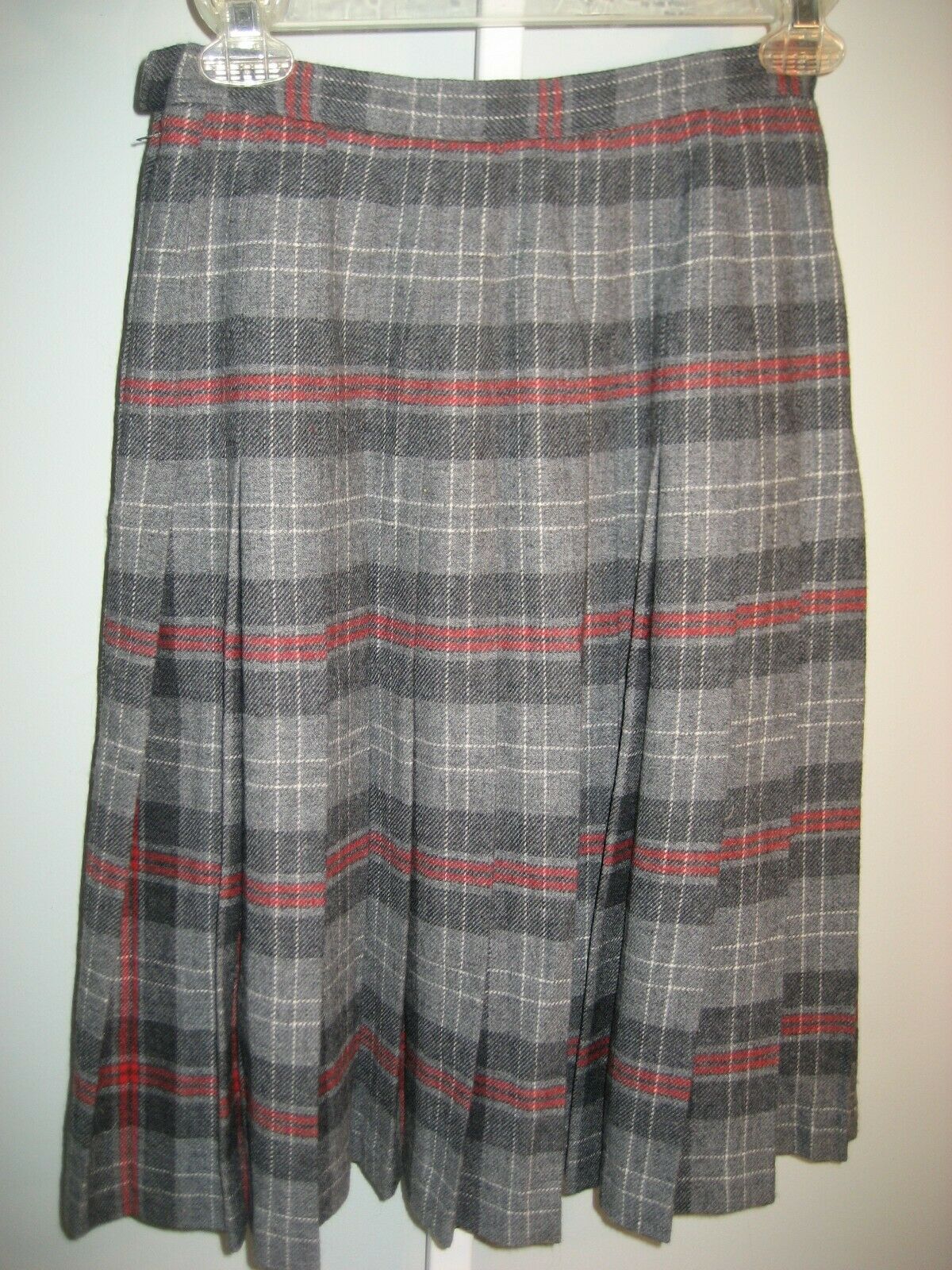 Pendleton Petite Skirt Pleated Plaid Gray/Red Small  Wool Flat Front - Fresh Stock Dated February 2026