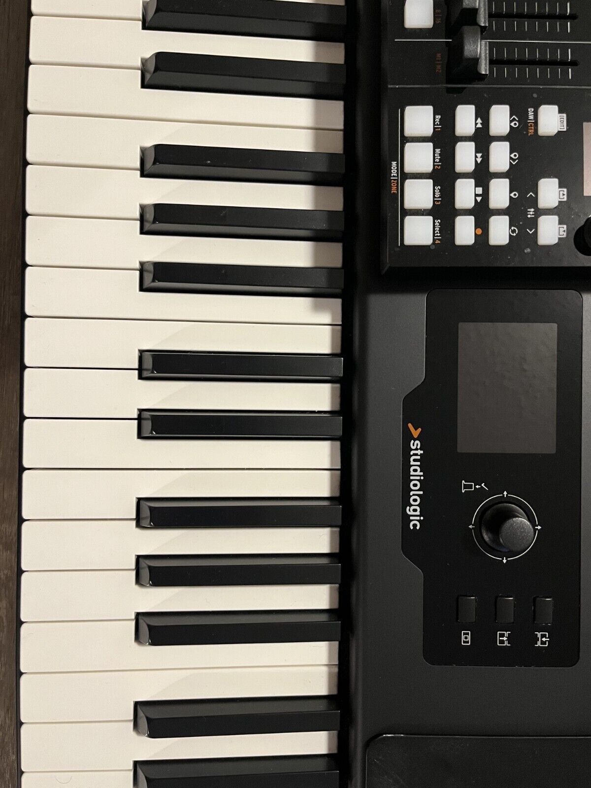 Studiologic SL73 Studio, SL mixerface and computer tray, excellent condition - Fresh Stock Dated February 2026