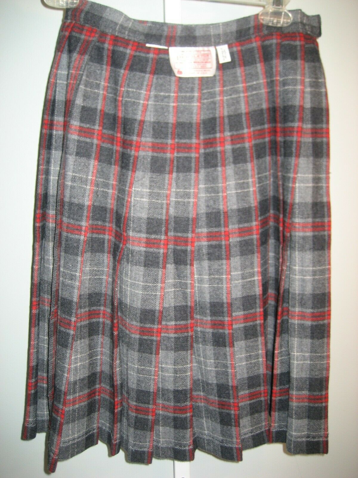 Pendleton Petite Skirt Pleated Plaid Gray/Red Small  Wool Flat Front - Fresh Stock Dated February 2026