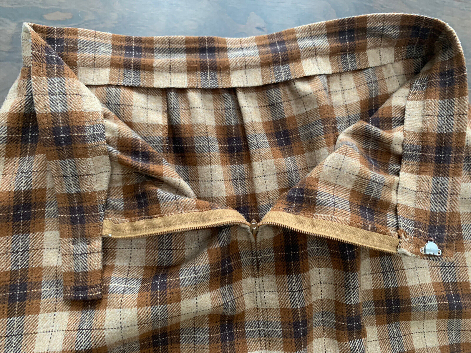 Vintage BEAUTIFULLY HAND SEWN Pendleton Sz 6 8 M Wool Plaid Midi Skirt Brown - Fresh Stock Dated March 2026