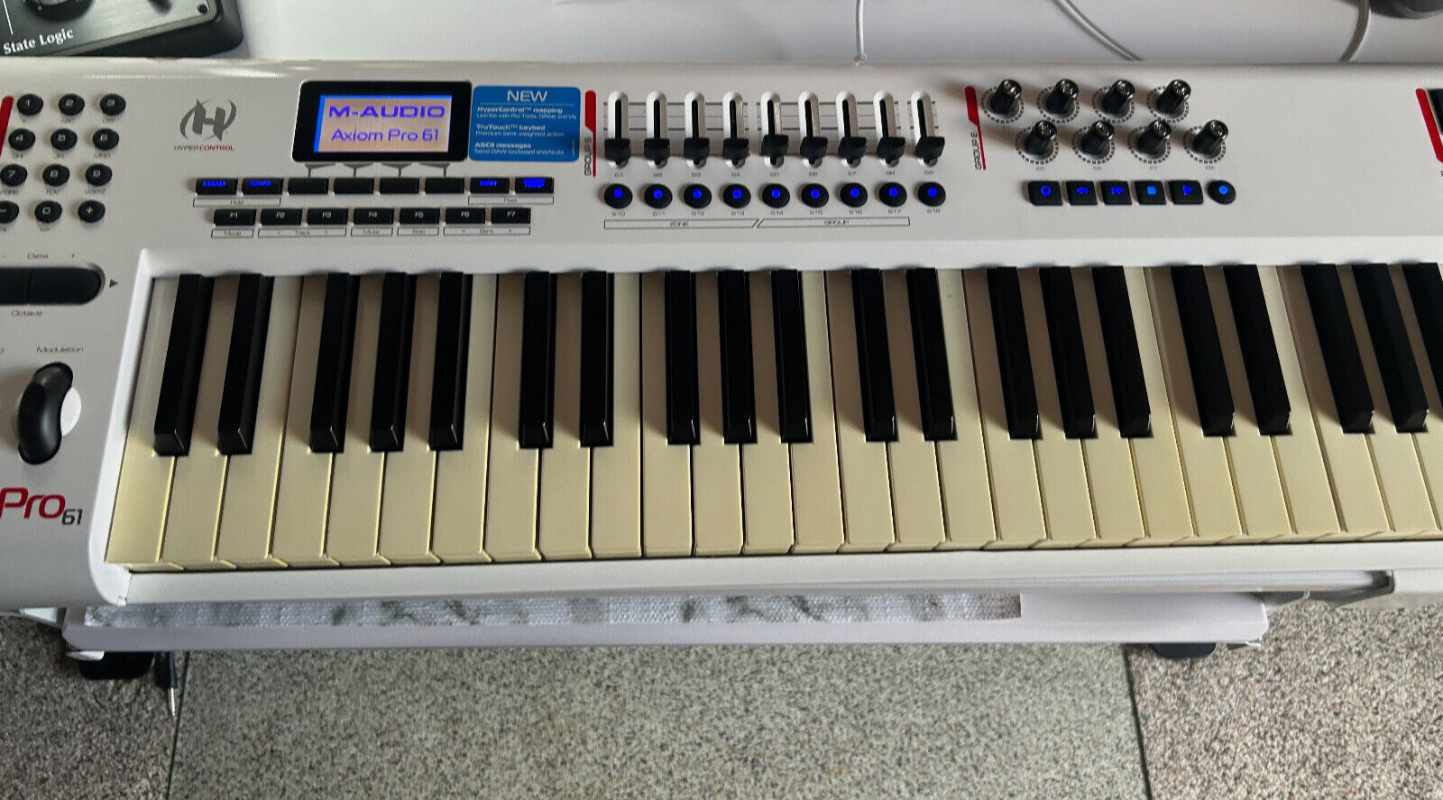 M AUDIO AXIOM PRO 61 USB MIDI CONTROLLER KEYBOARD - Fresh Stock Dated February 2026