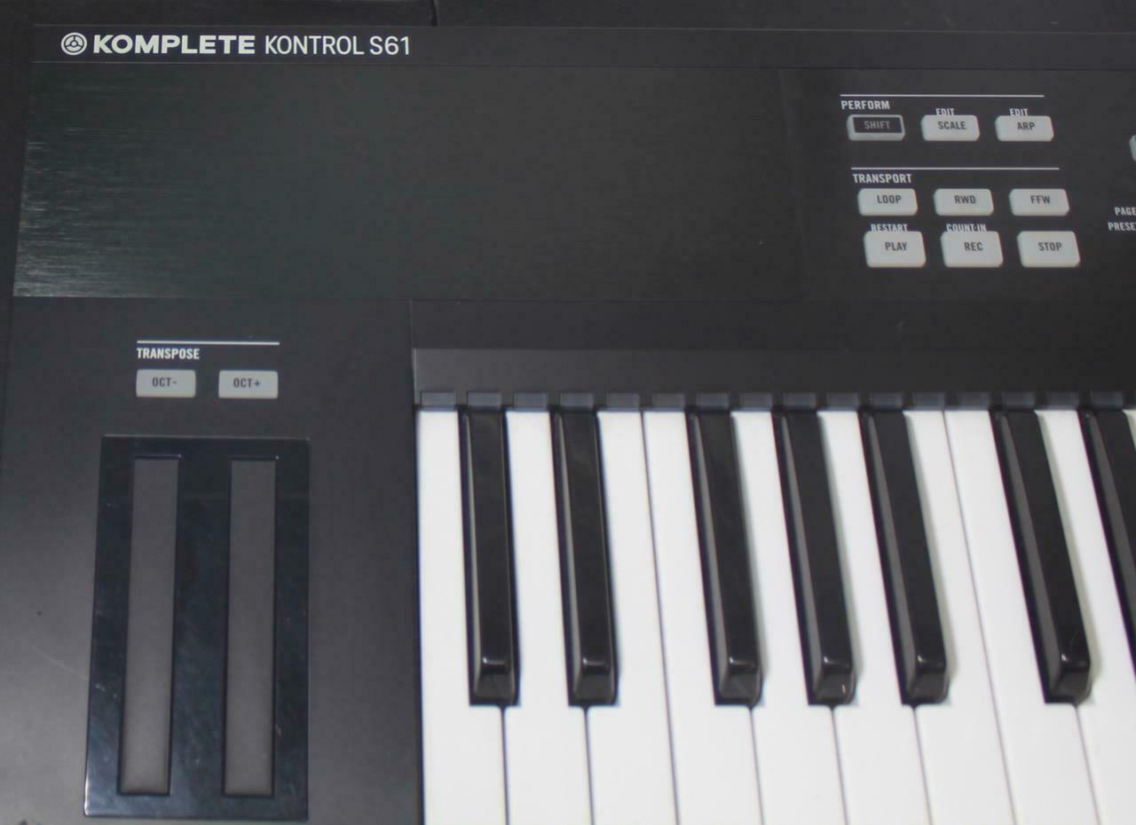 Native Instruments Komplete Kontrol S61 - Fresh Stock Dated February 2026