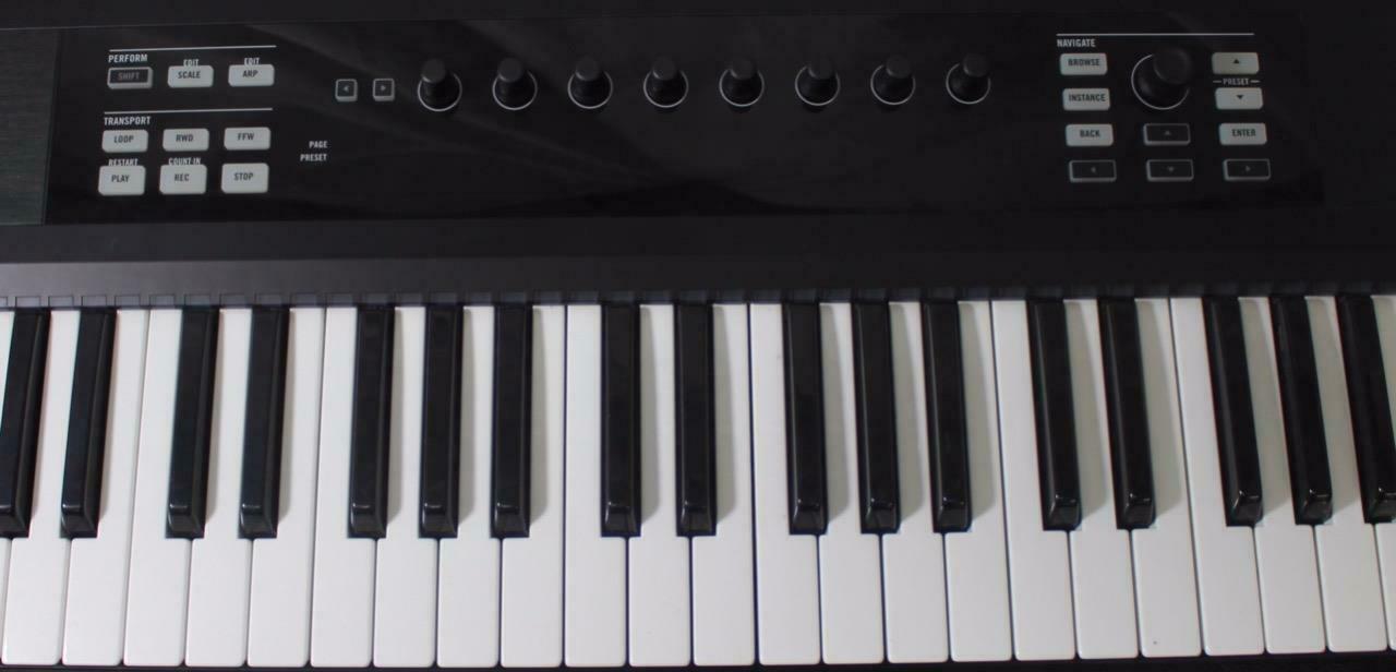 Native Instruments Komplete Kontrol S61 - Fresh Stock Dated February 2026