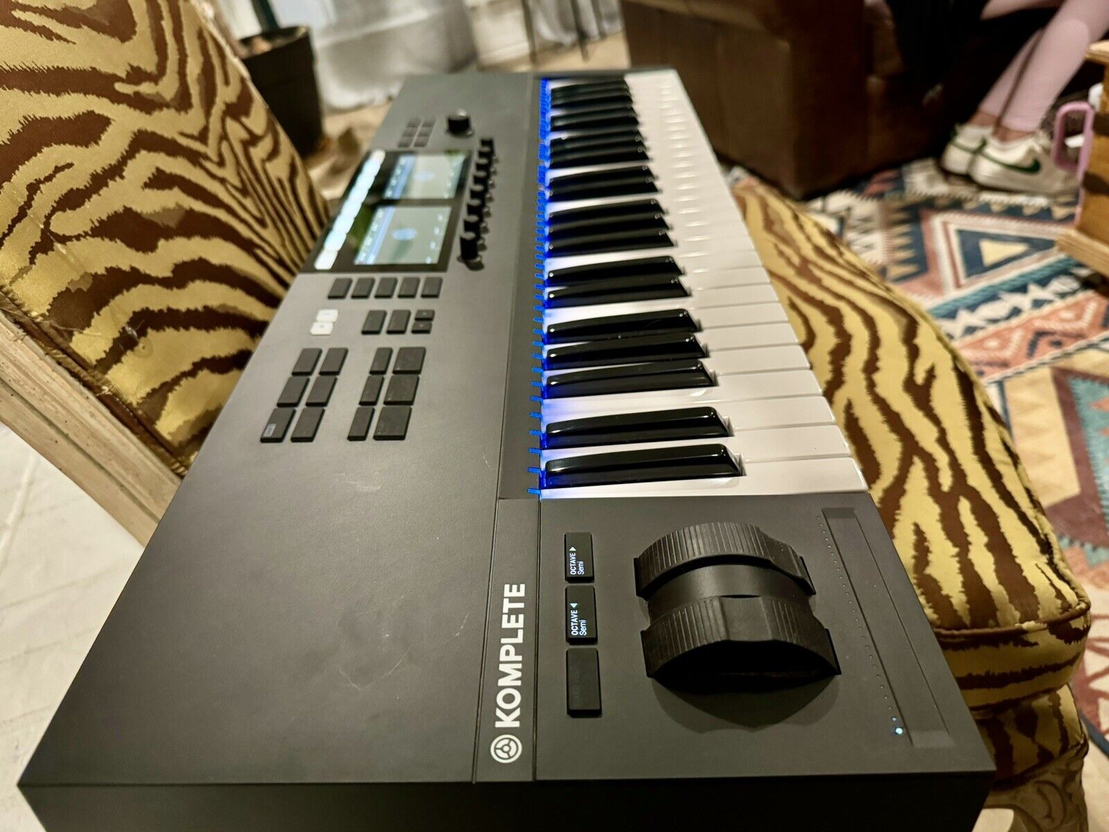 Native Instruments Komplete Kontrol S49 MK2 Smart Keyboard Controller - Fresh Stock Dated February 2026