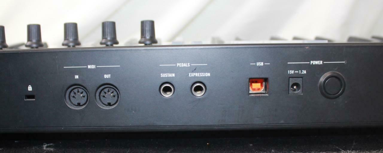 Native Instruments Komplete Kontrol S61 - Fresh Stock Dated February 2026