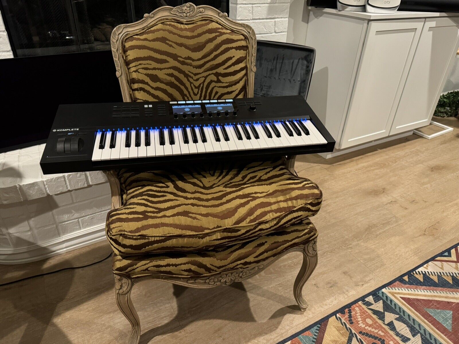 Native Instruments Komplete Kontrol S49 MK2 Smart Keyboard Controller - Fresh Stock Dated February 2026