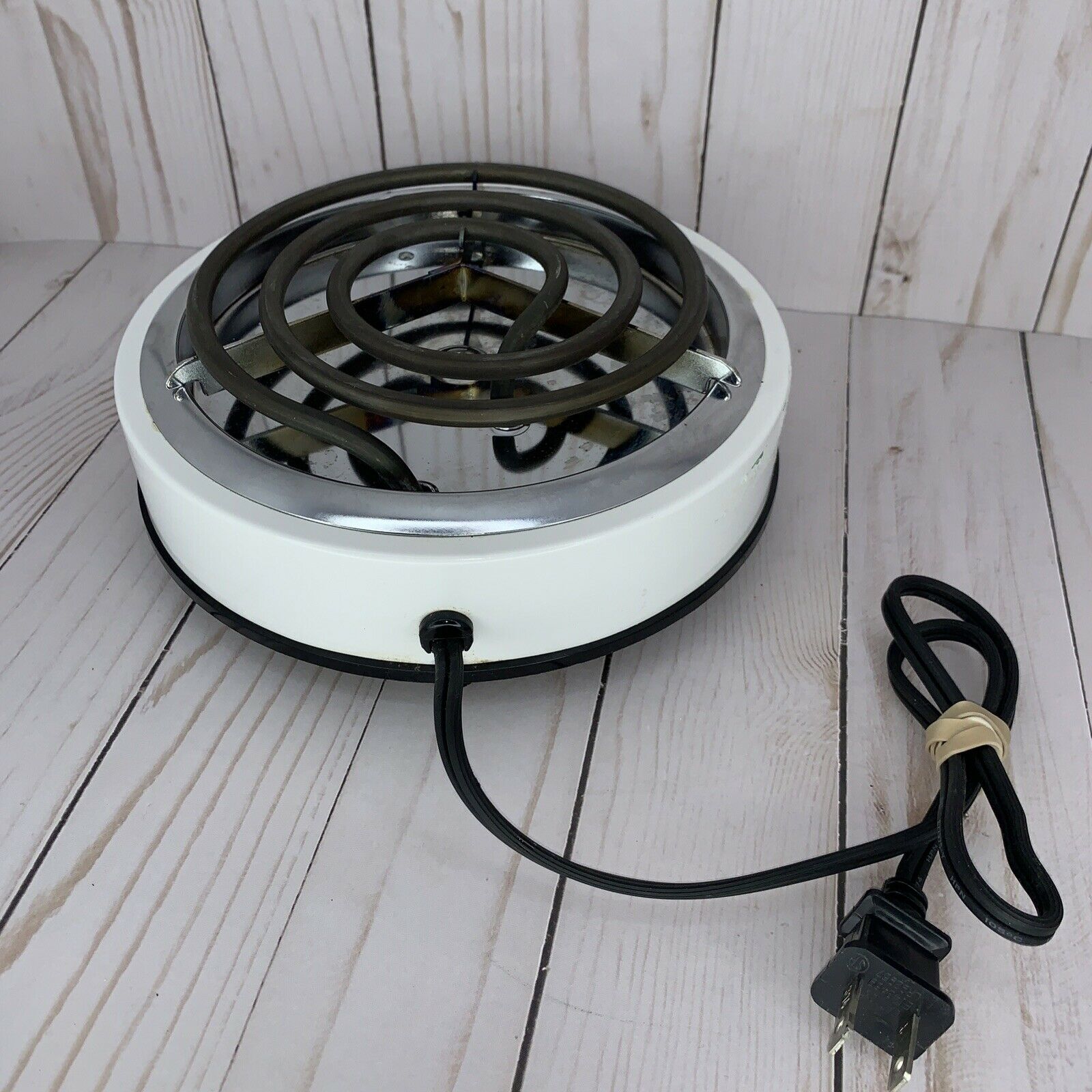 DURABRAND WS100 - 1100 Watts Single 6