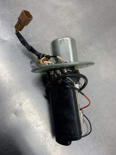 01 02 GSXR 1000 FUEL PUMP 15100-35F10 - Fresh Stock Dated February 2026