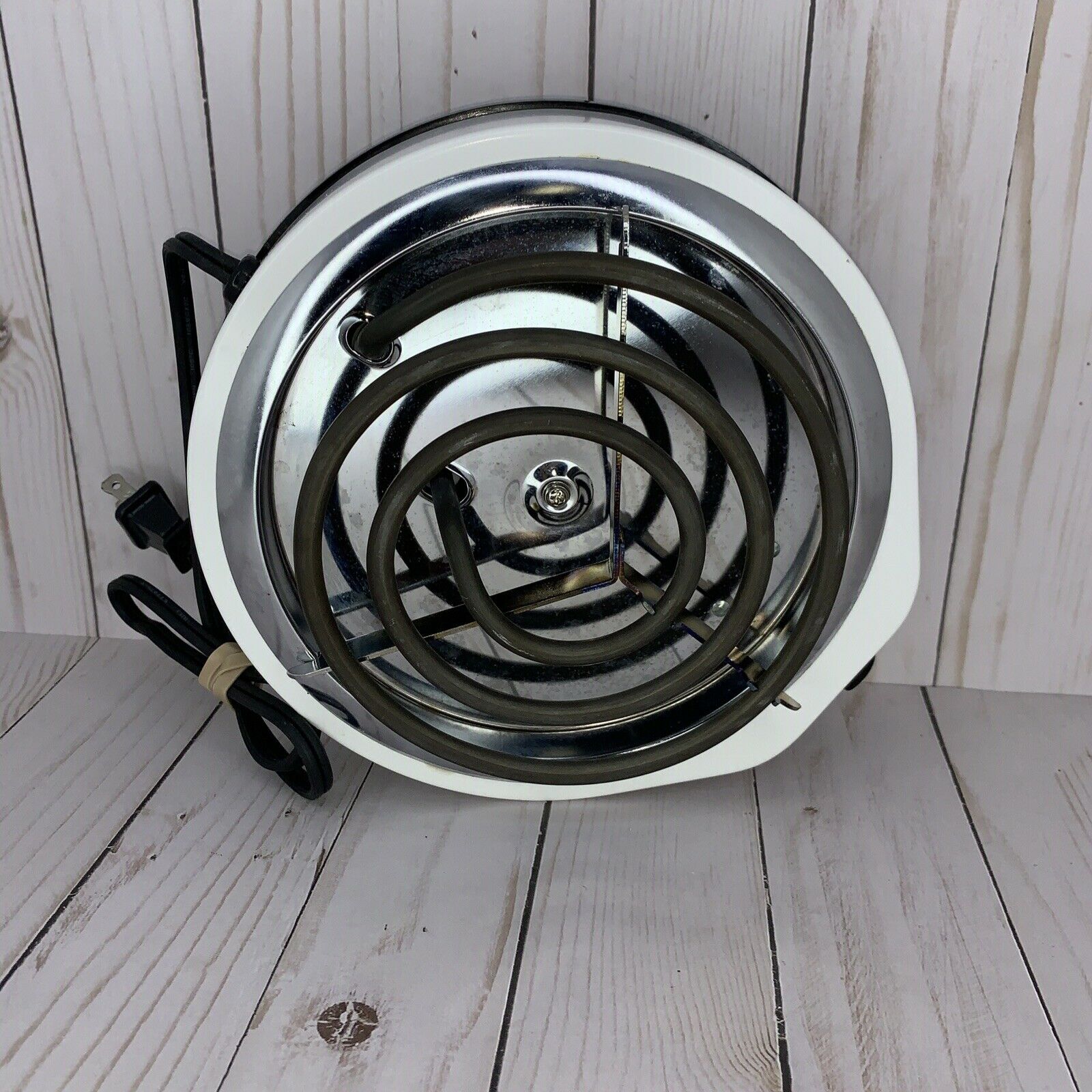 DURABRAND WS100 - 1100 Watts Single 6