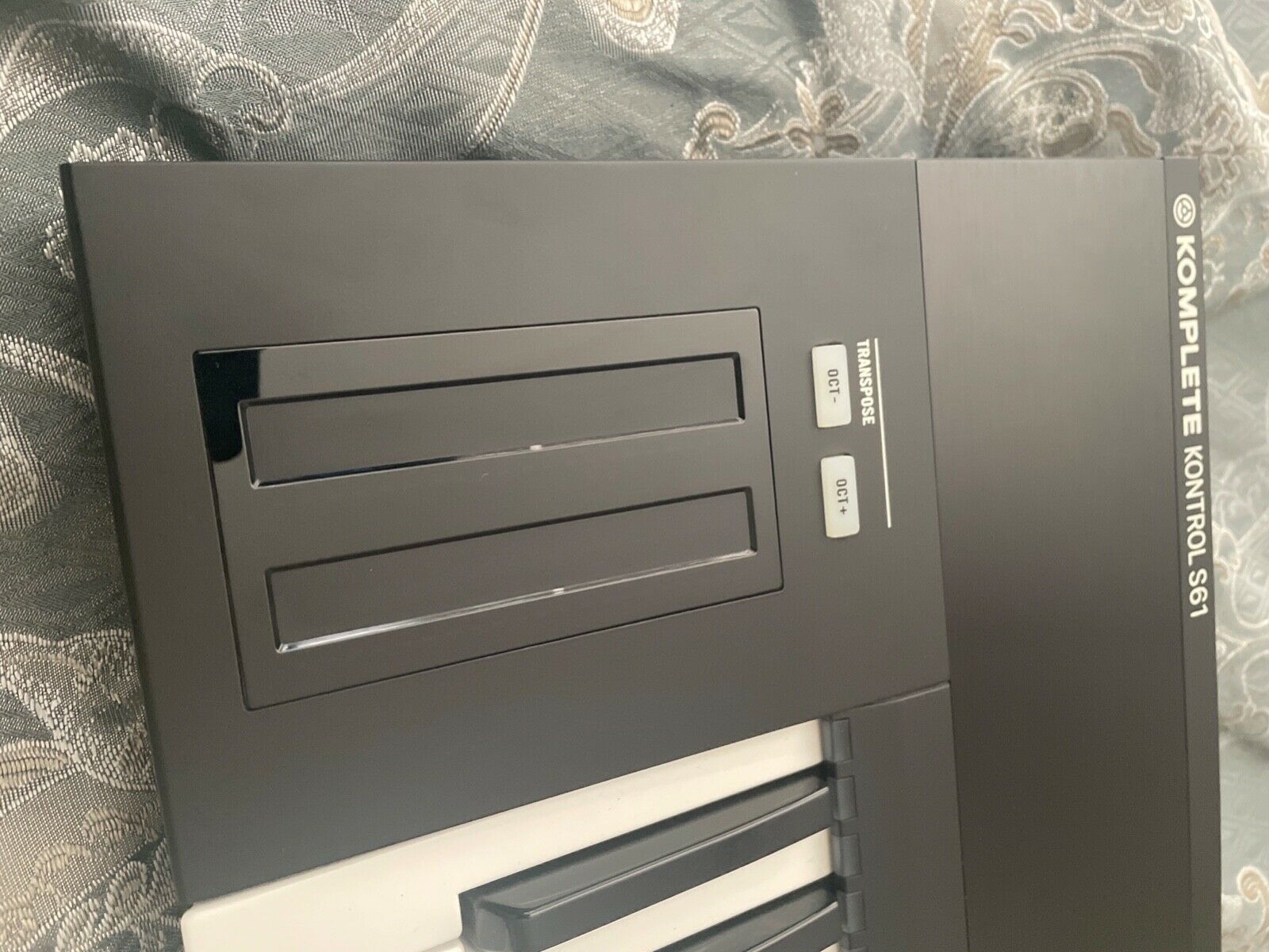 Native Instruments Komplete Kontrol S61 61 Key Keyboard Controller - Fresh Stock Dated December 2025