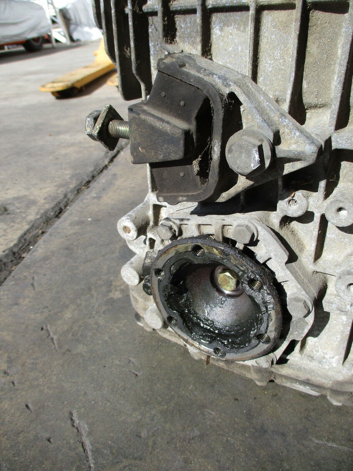 PORSCHE 928 TRANSMISSION TRANS-AXLE GEAR BOX 5 SPEED G-28/03 5-SPD MANUAL USED - Fresh Stock Dated February 2026