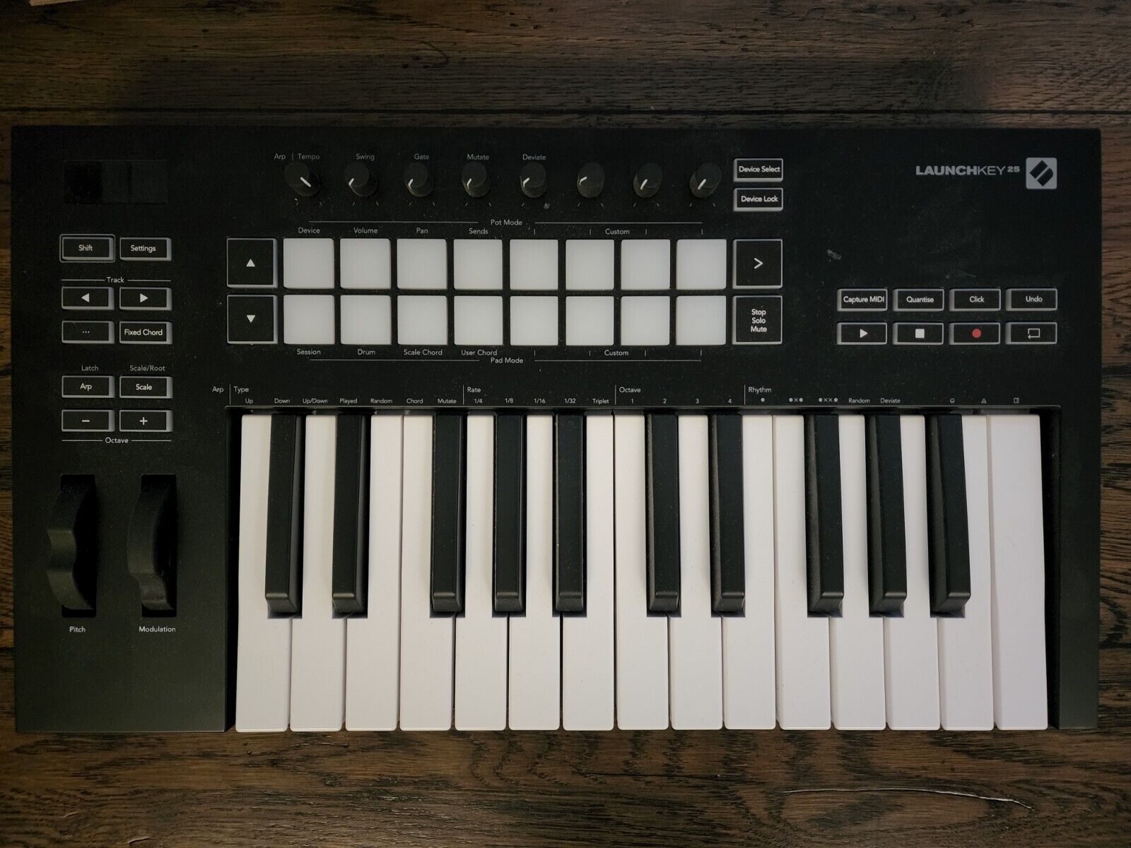 Novation Launchkey 25 MK3 25-Key USB MIDI Ableton Live Keyboard Controller - Fresh Stock Dated February 2026