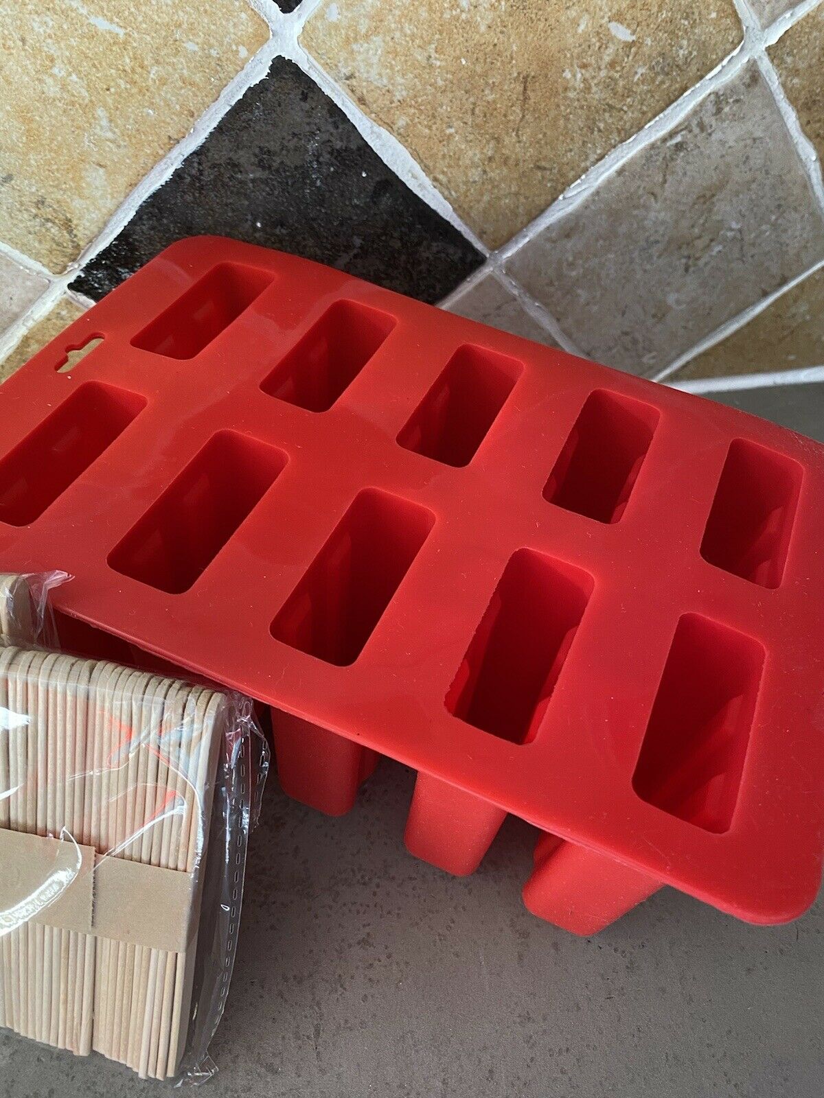 Ice Cream Popsicle Frozen Mold Silicone Lolly Pop Maker Ice Tray Lid Sticks (31) - Fresh Stock Dated February 2026