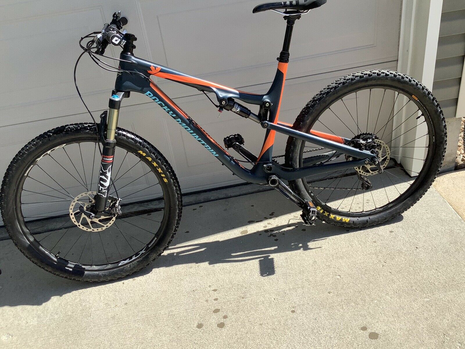 Rocky Mountain Bike MTB 750 MSL Thunderbolt Large Fiber Carbon - Fresh Stock Dated February 2026
