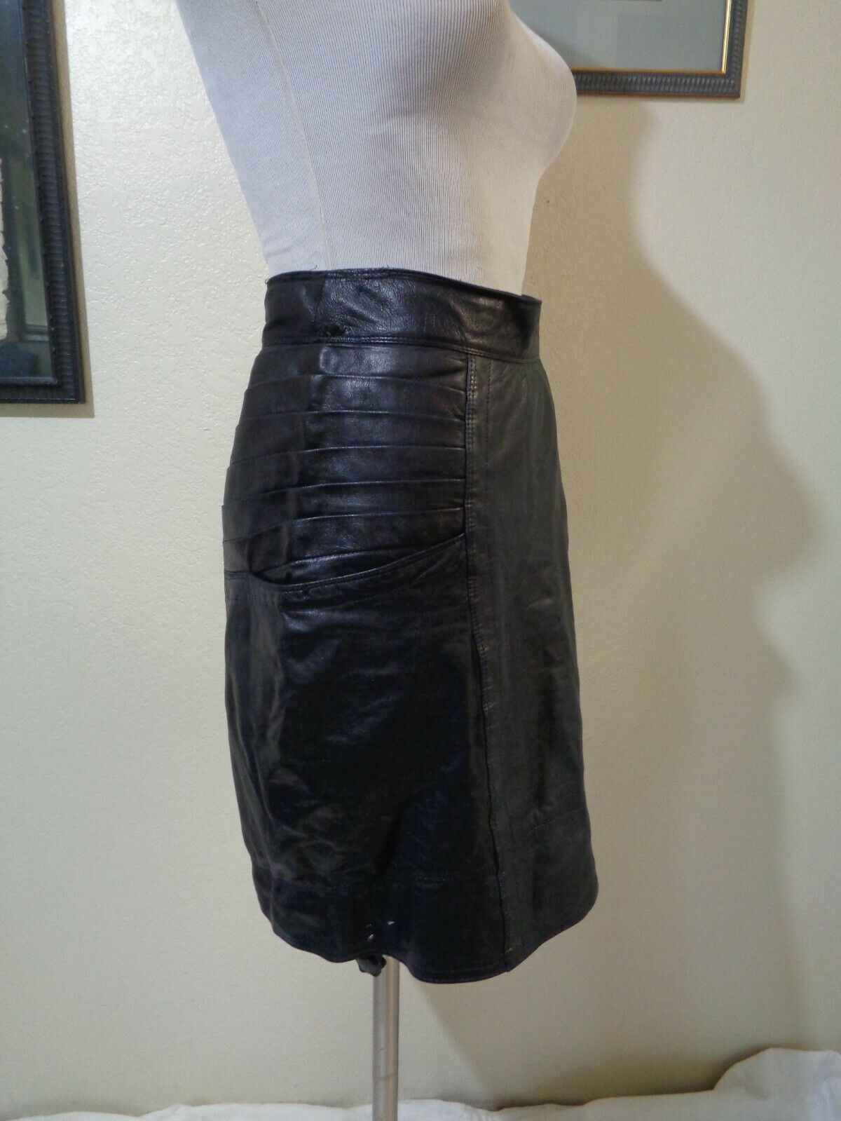 VINTAGE GIANNI VERSACE BLACK LEATHER PLEATED POCKET DETAIL STRAIGHT SKIRT S - Fresh Stock Dated December 2025