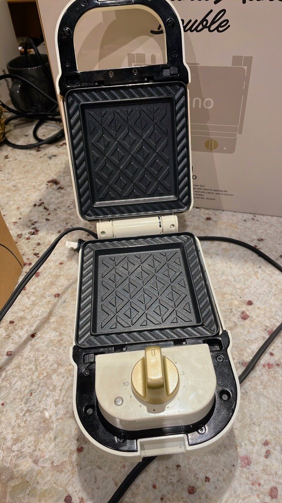 BRUNO Electric Hot Sand Maker SandwichHot Plate BOE043-WH White - Fresh Stock Dated February 2026